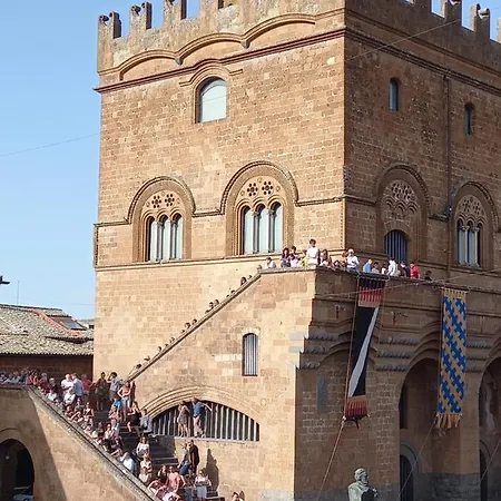 Urbevetus Konukevi 3*